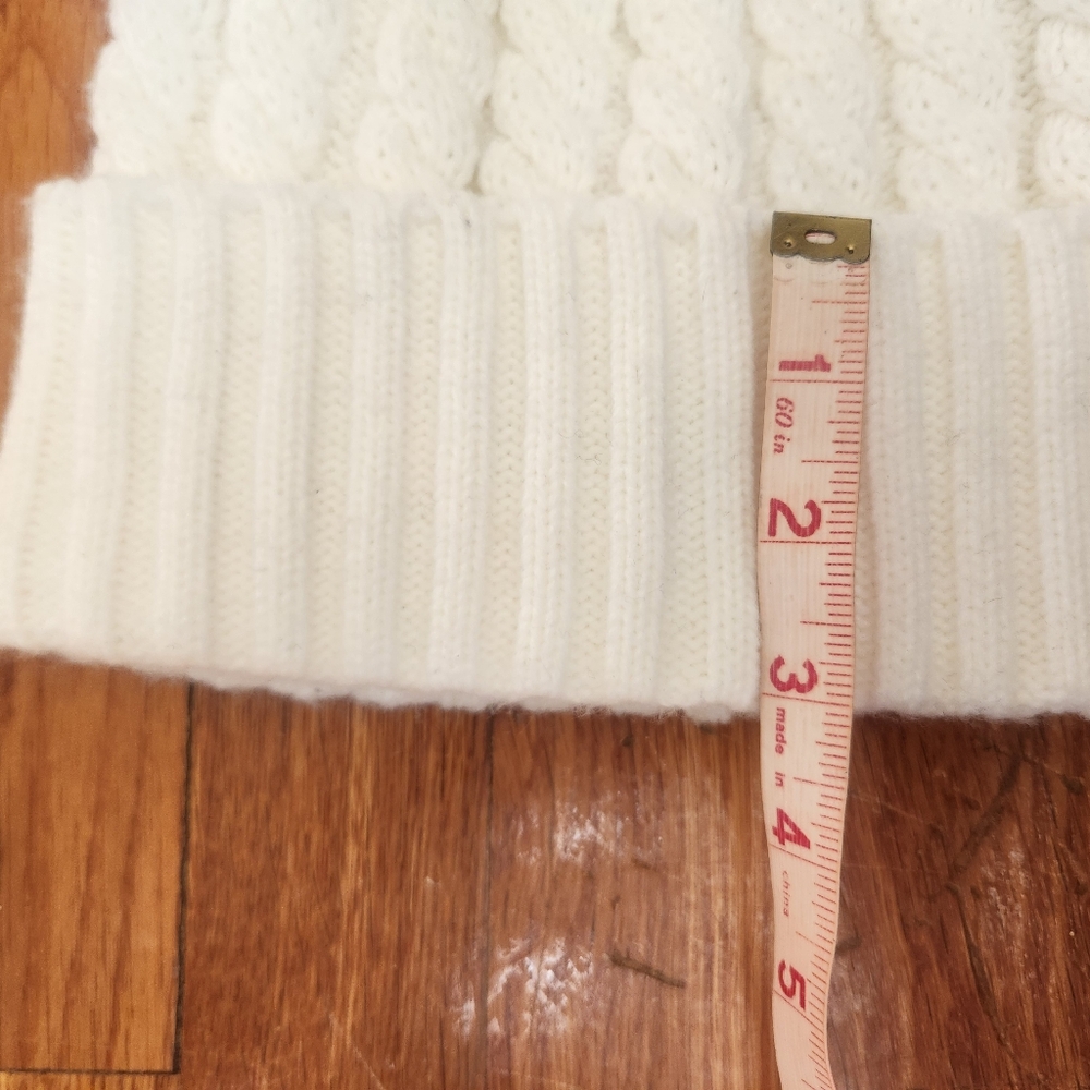 Kate Spade White Cable Knit Beanie Hat With Pom Pom Unisex - One Size - Picture 8 of 8